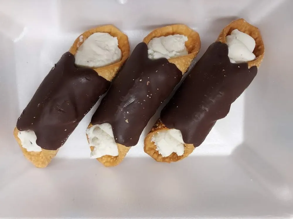 Canolis